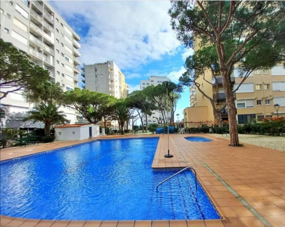 Apartamento Vacacional & Holiday Бланес Экстерьер фото